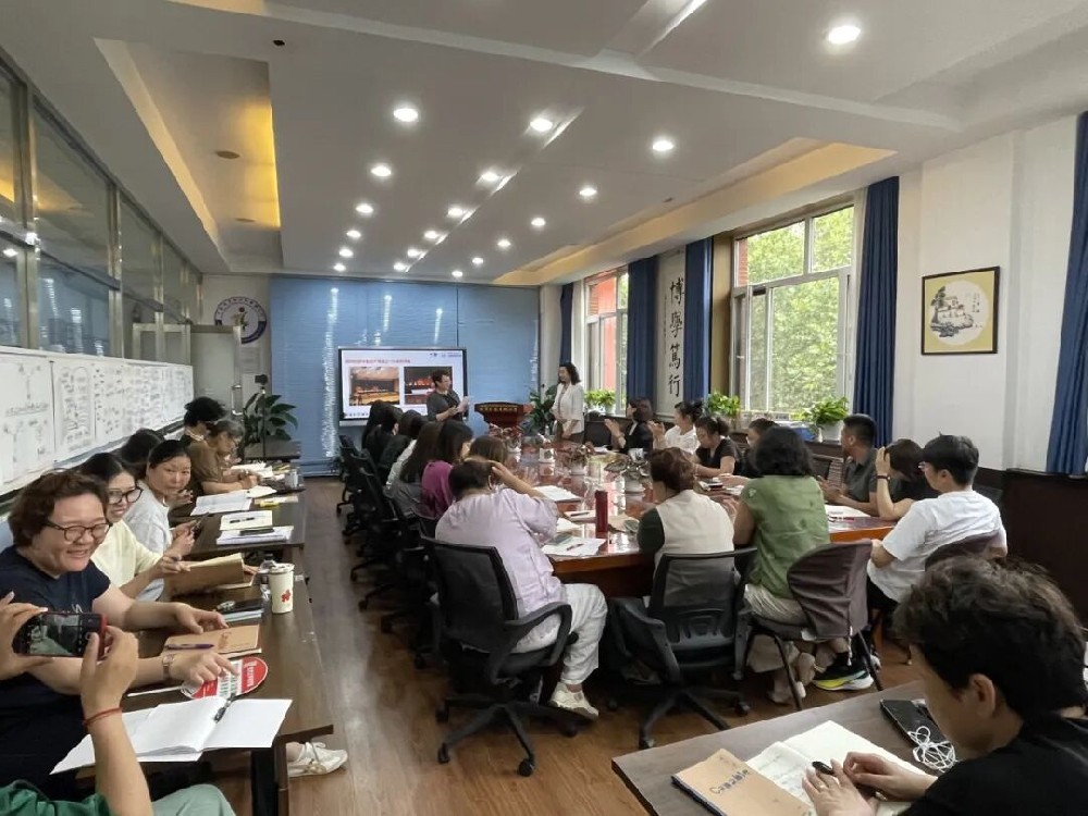 党建引领光明行 科普惠民践初心 ——大连华厦眼科医院党支部走进长春路小学开展眼健康公益讲座